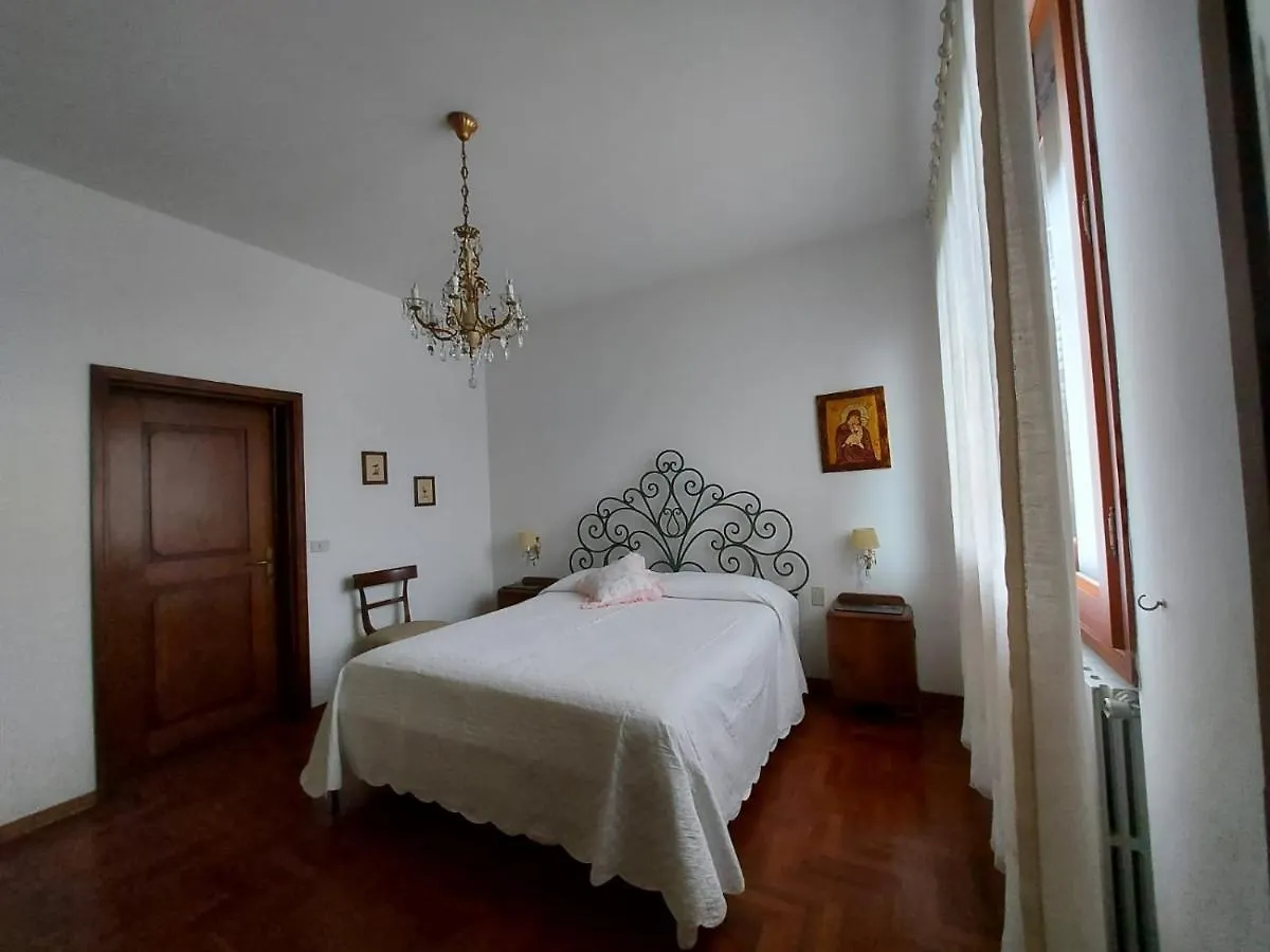 Gli Oleandri B&B Vaiano  Италия